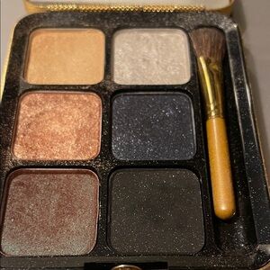 MAC Royal Assets 6 Metallic Eyes Palette
